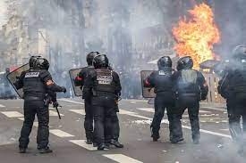 شب ملتهب مارسی؛ مرگ معترض فرانسوی با سلاح «غیرمرگبار» پلیس!