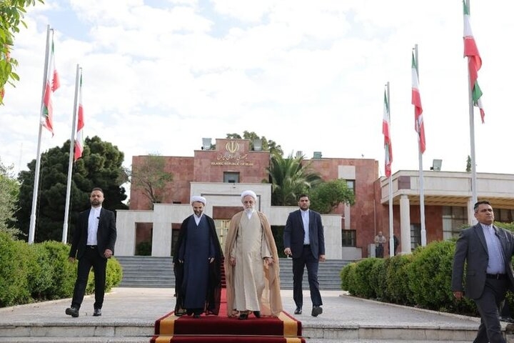 اژه‌ای راهی چین شد