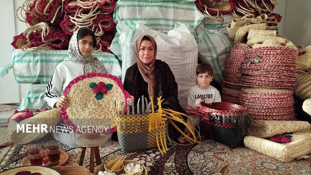 کارآفرینی با دستان خالی؛ وقتی هنر از خانه به بازارهای جهانی می‌رسد